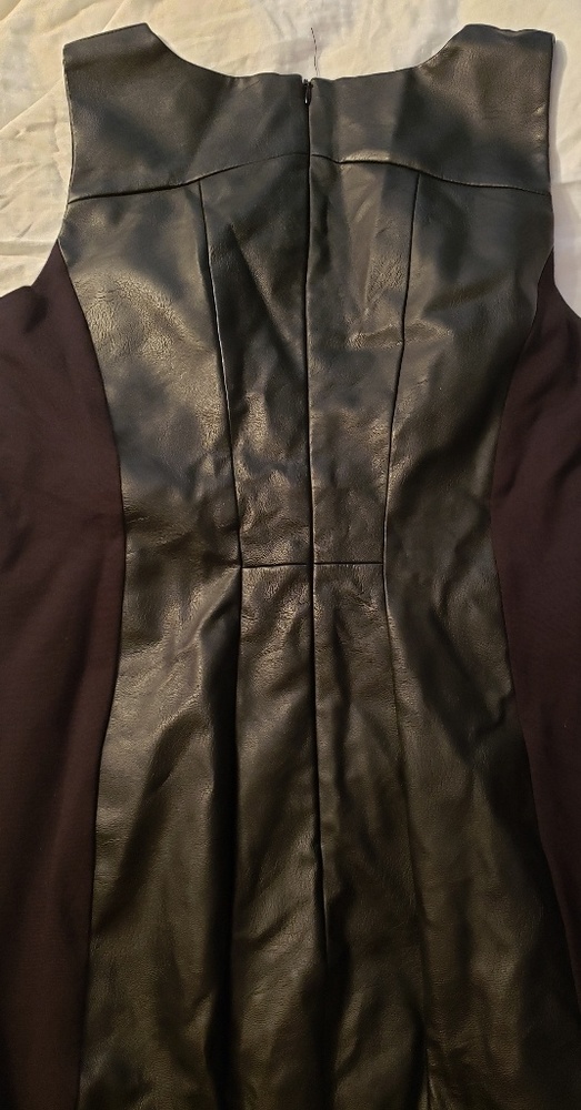 Dress - Picture 5 of 5